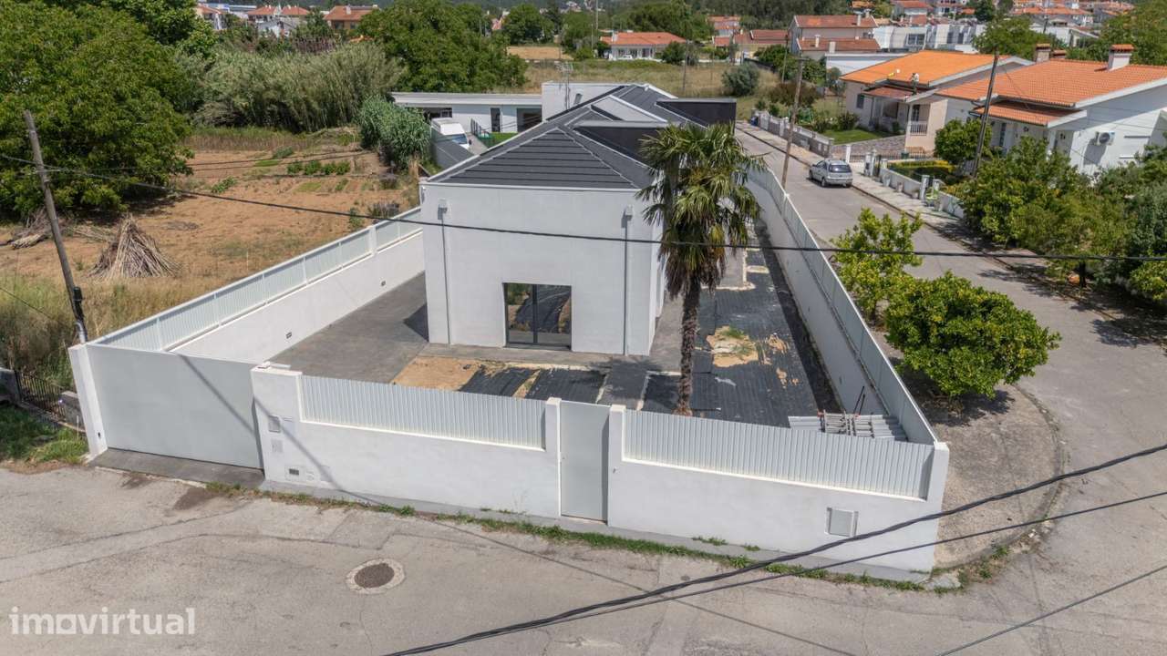 Moradia T3+1 de luxo com piscina salgada e total privacidade - Grande imagem: 3/21