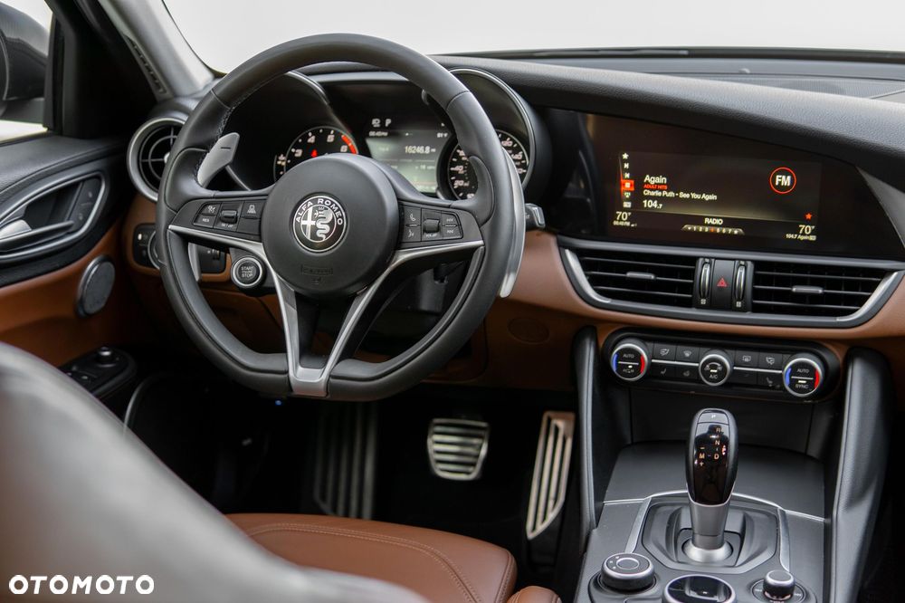 Alfa Romeo Giulia 2.0 Turbo 16V AT8-Q4 Veloce Ti - 14