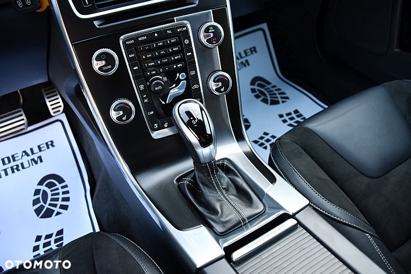 Volvo V60 D4 Geartronic RDesign - 17