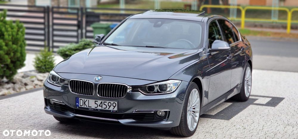 BMW Seria 3 328i xDrive Luxury Line - 2