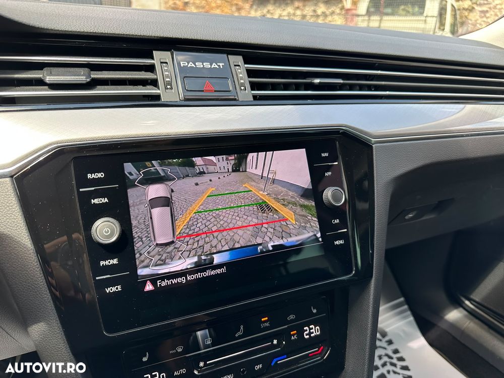Volkswagen Passat 2.0 TDI DSG Comfortline - 25