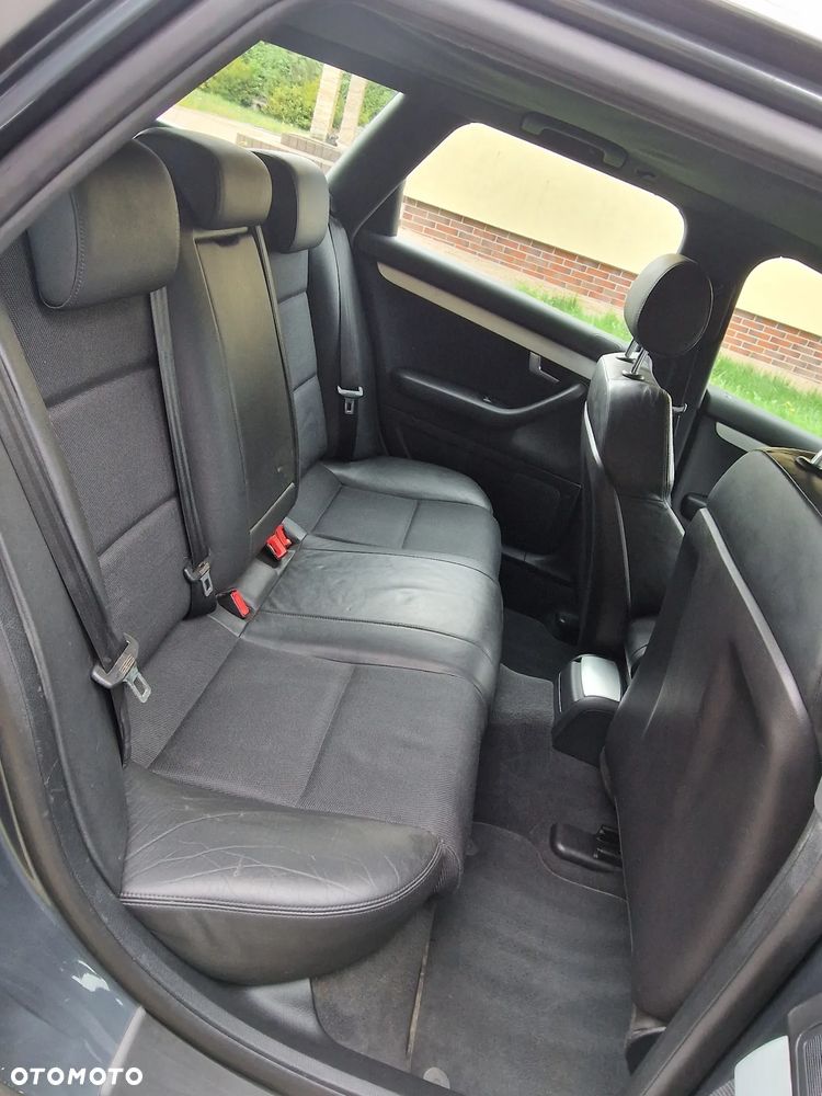 Audi A4 Avant 2.0 T FSI quattro - 14