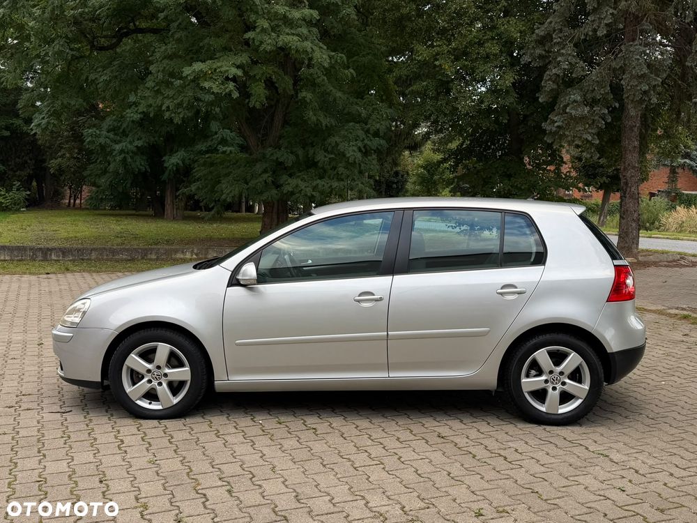 Volkswagen Golf - 5