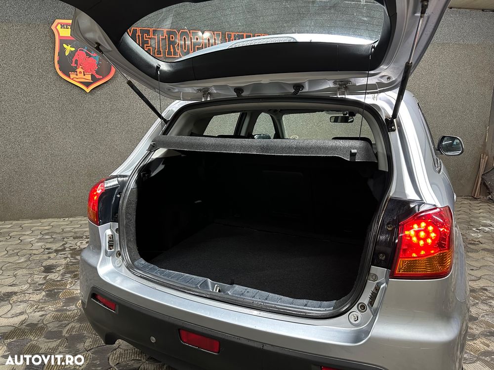 Mitsubishi ASX - 9