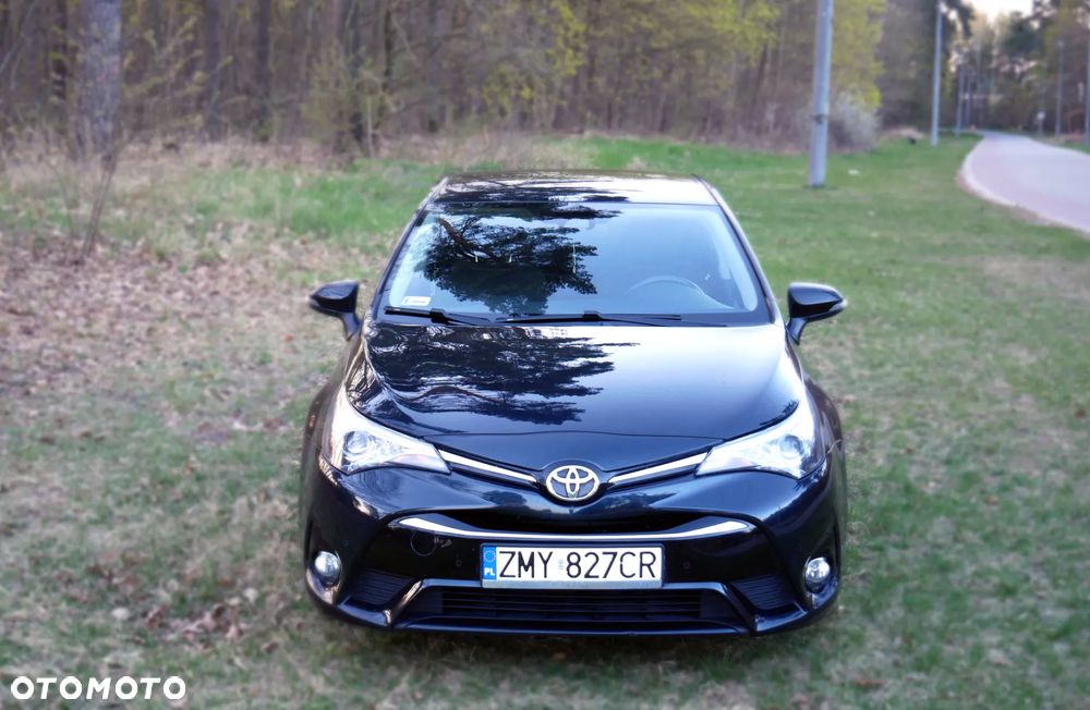 Toyota Avensis 1.8 Premium - 19