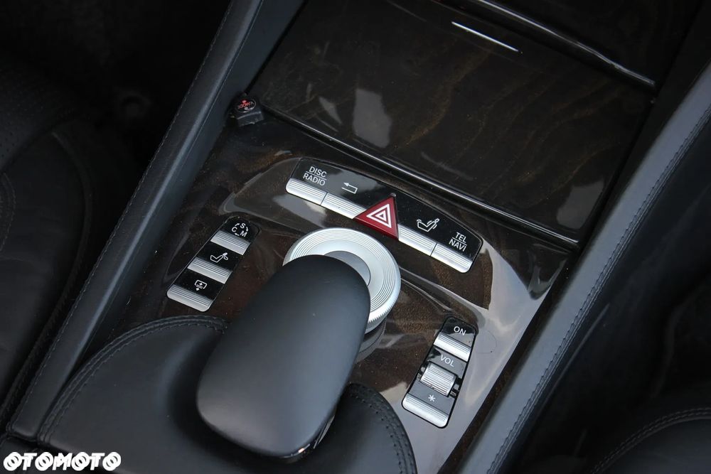 Mercedes-Benz CL - 33