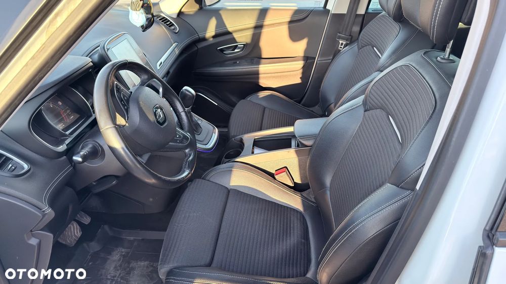 Renault Scenic 1.6 dCi Bose EDC - 10