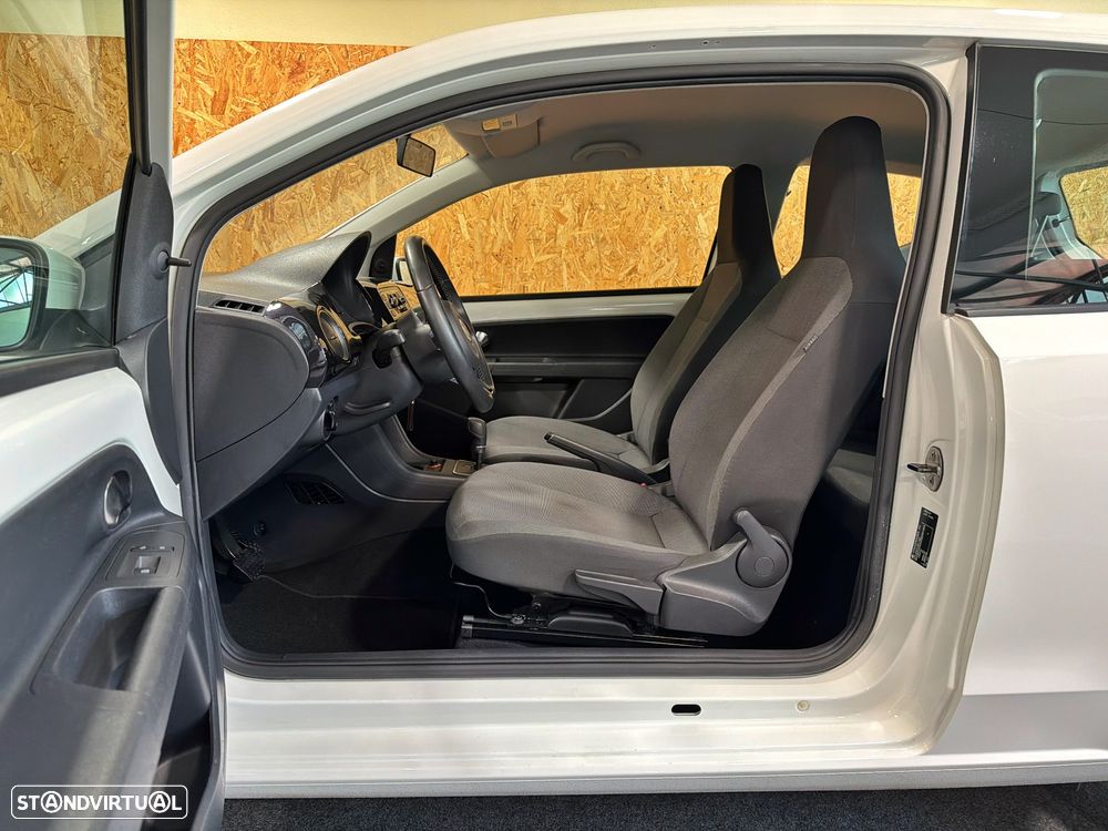 VW Up! 1.0 BlueMotion Move Auto - 18