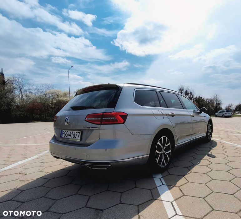 Volkswagen Passat - 4