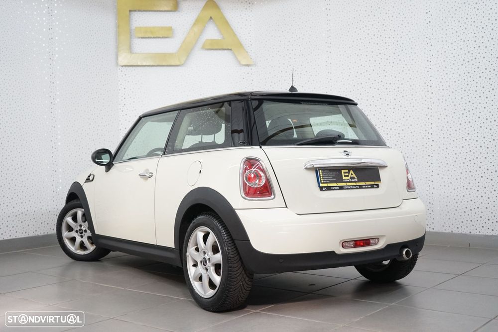 MINI 3 Portas Cooper D - 4