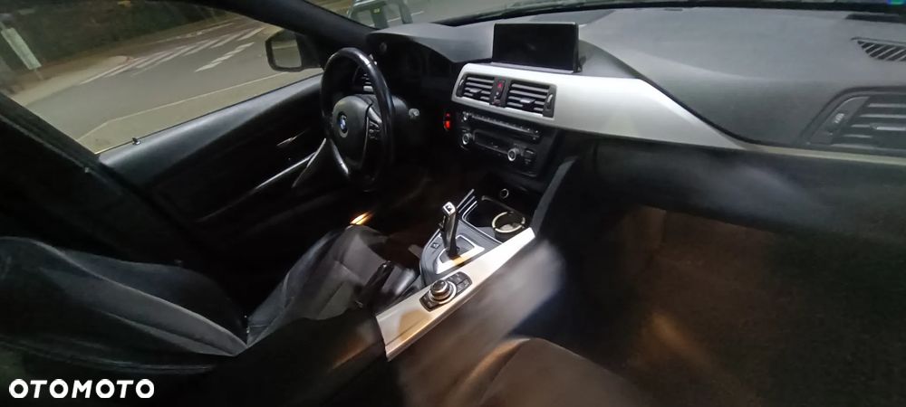 BMW Seria 3 ver-320i - 13