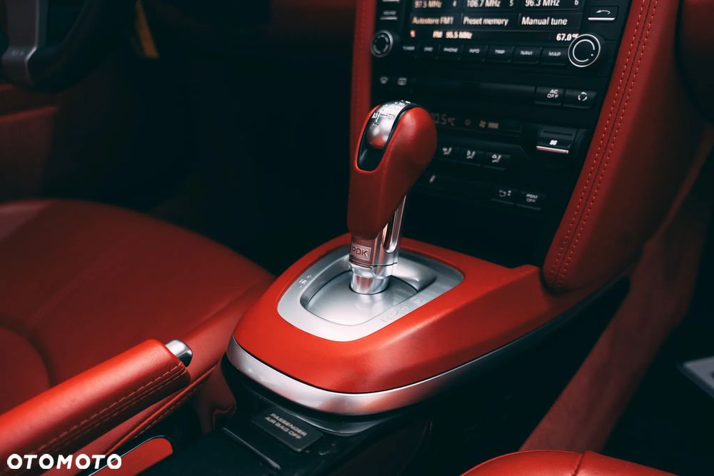 Porsche 911 Carrera 4S PDK - 22