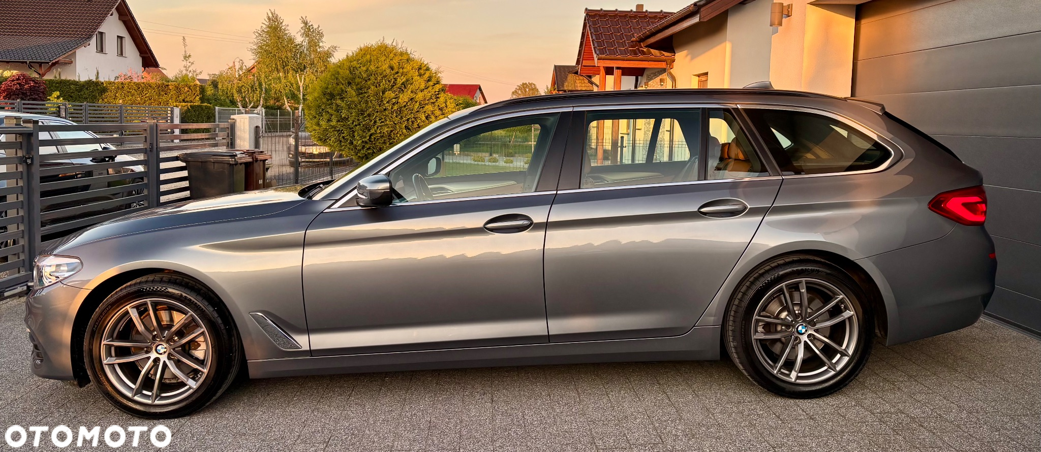 BMW Seria 5 520d Touring Luxury Line - 10