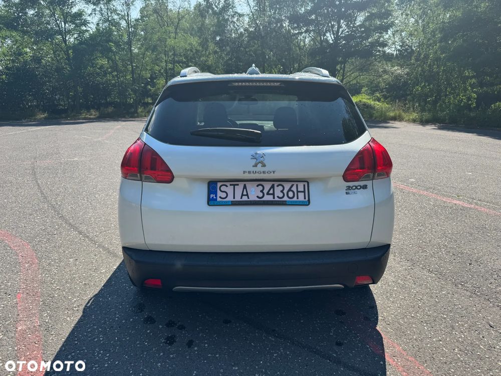 Peugeot 2008 1.2 Pure Tech Allure S&S - 4