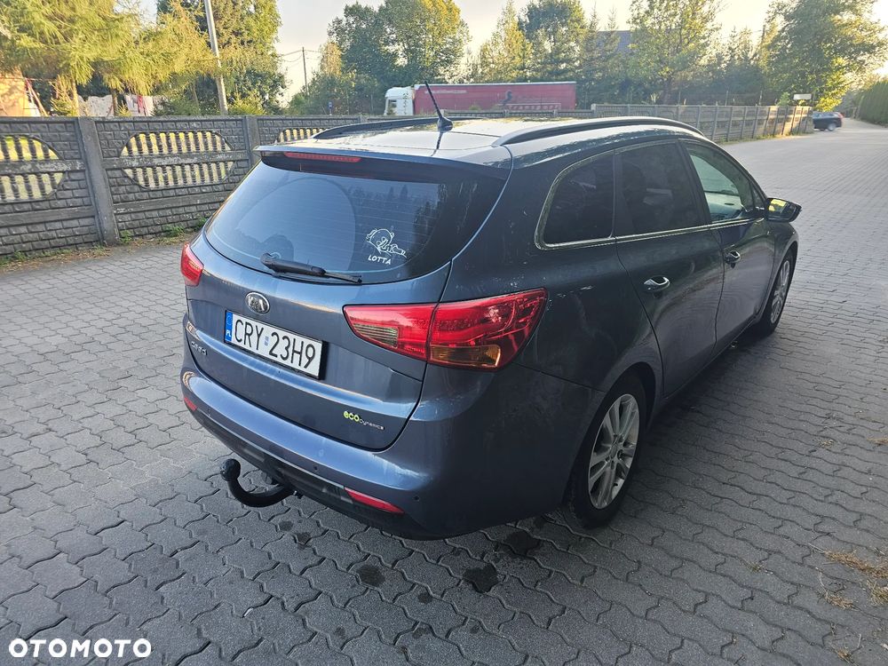 Kia Ceed 1.6 CRDi 128 ISG Platinum Edition - 3
