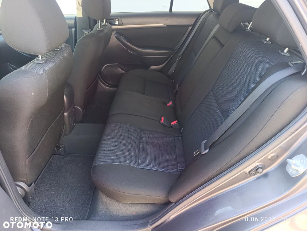 Toyota Avensis 1.8 VVT-i Combi - 12