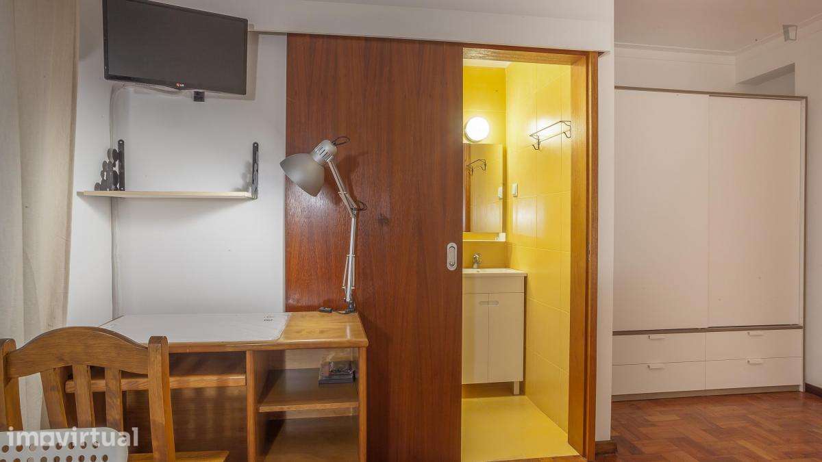 Quarto - localizado em Paranhos Porto - Grande imagem: 2/27