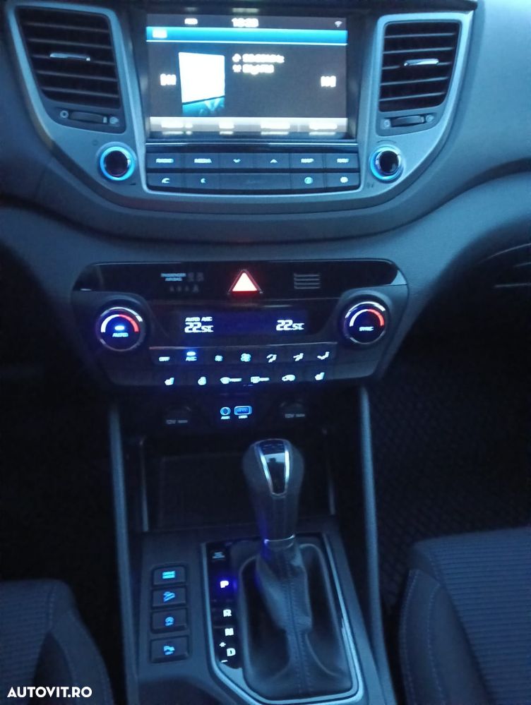 Hyundai Tucson blue 1.7 CRDi 2WD DCT Premium - 16