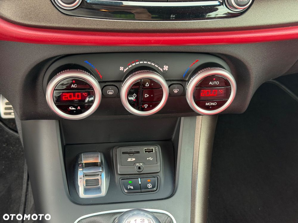Alfa Romeo Giulietta 1.4 TB 16V Multiair Collezione - 16