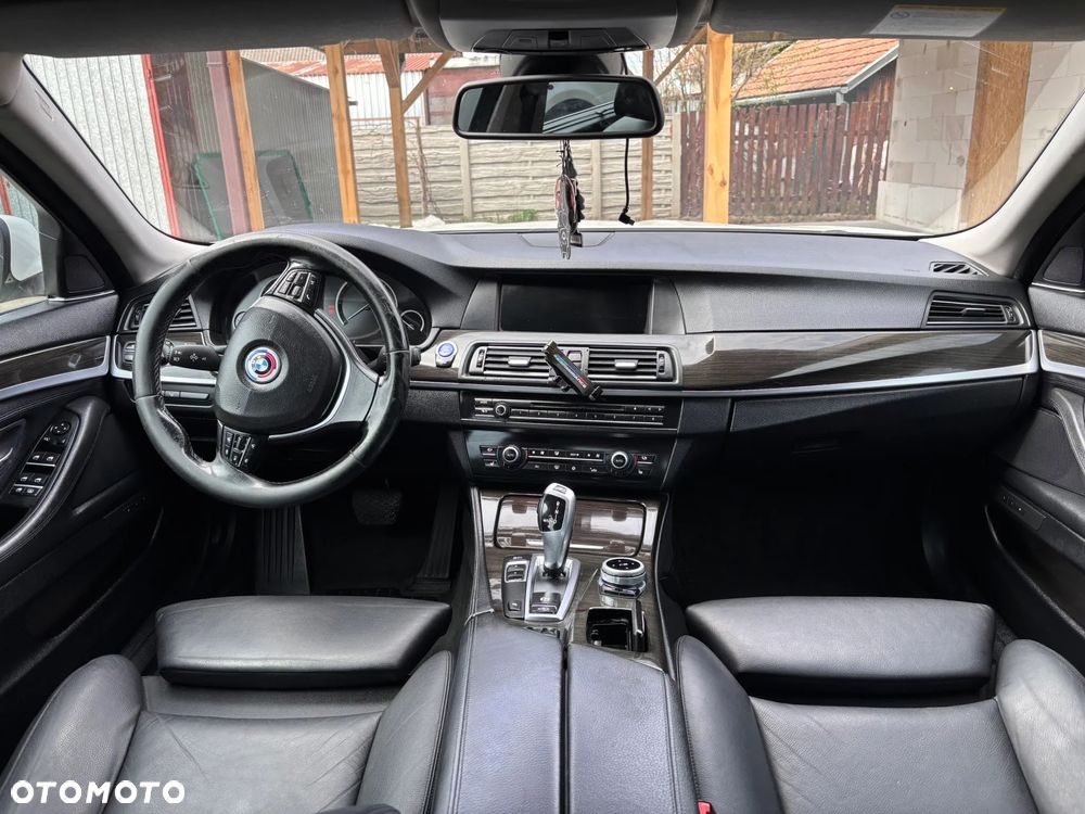 BMW Seria 5 525d Luxury Line - 7