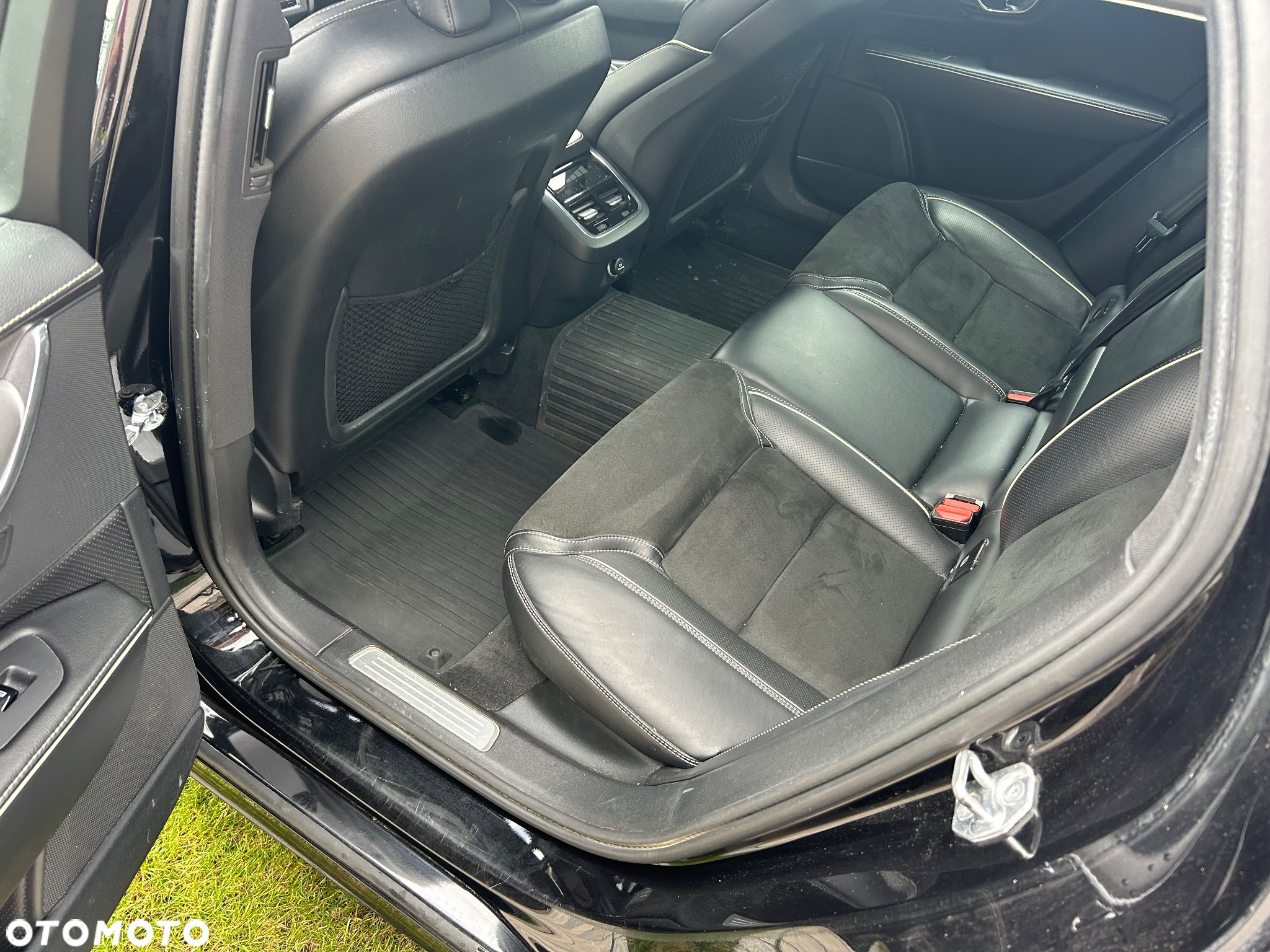 Volvo S90 D5 SCR AWD R-Design - 25