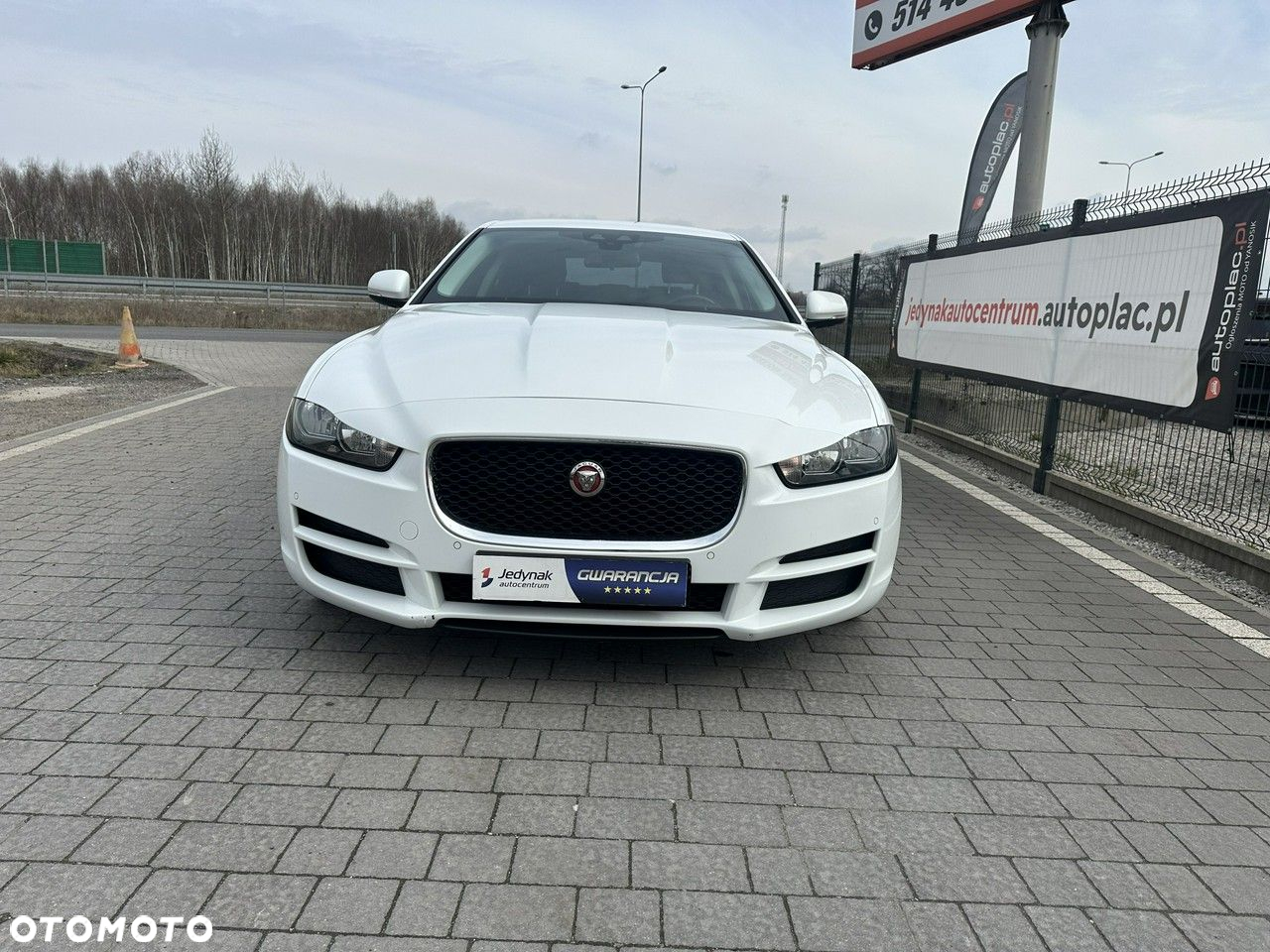 Jaguar XE - 2