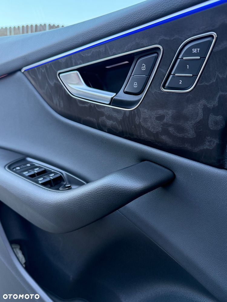 Audi Q8 55 TFSI mHEV Quattro Tiptronic - 8
