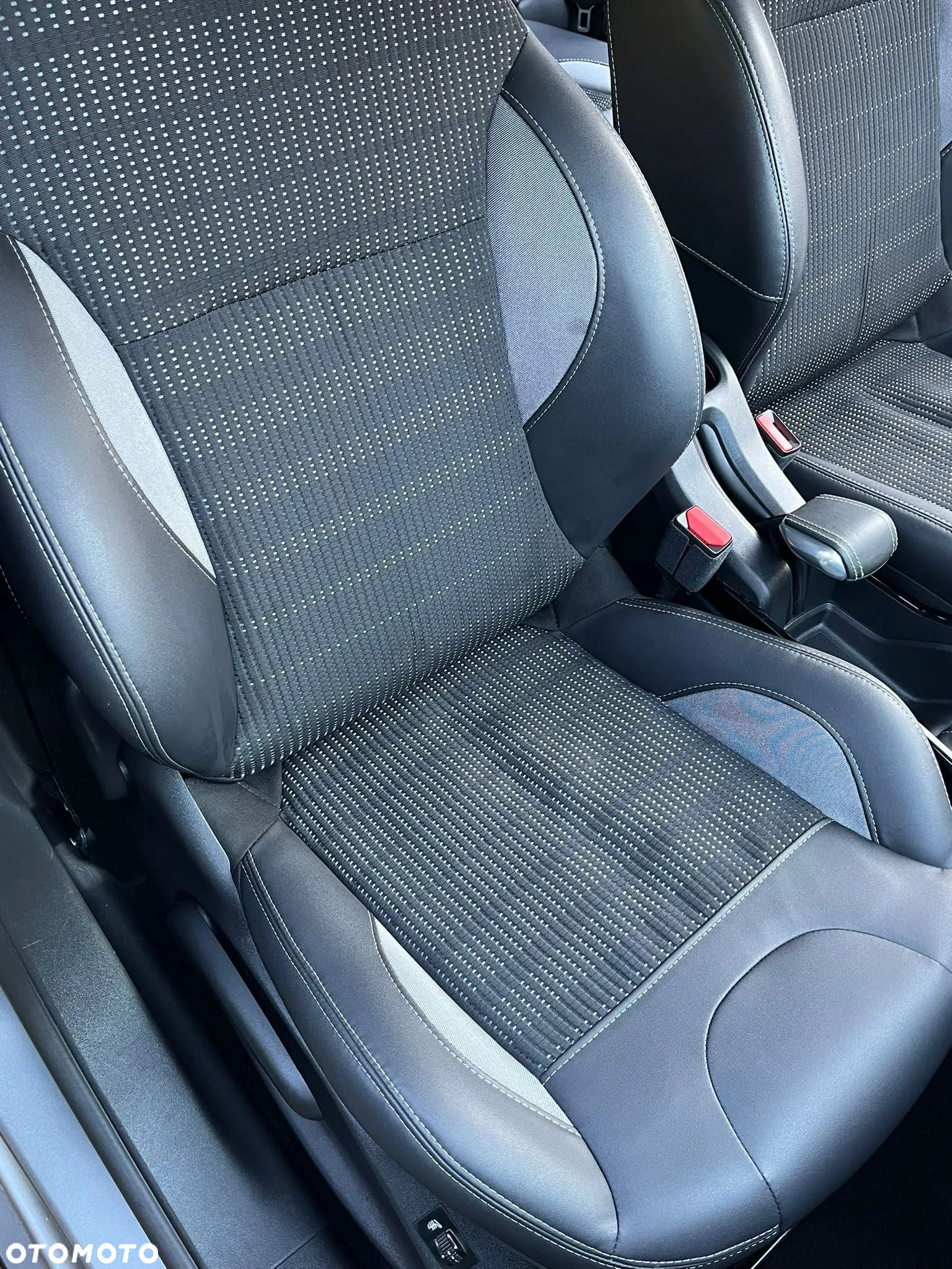 Peugeot 2008 PureTech 130 Allure Pack - 16