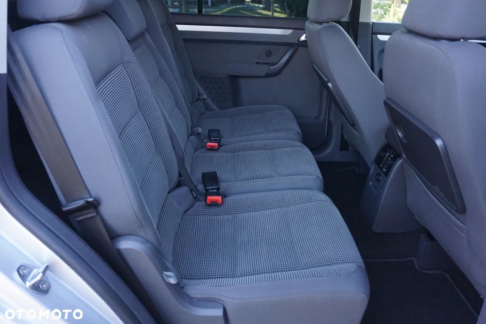 Volkswagen Touran 2.0 TDI Highline - 20