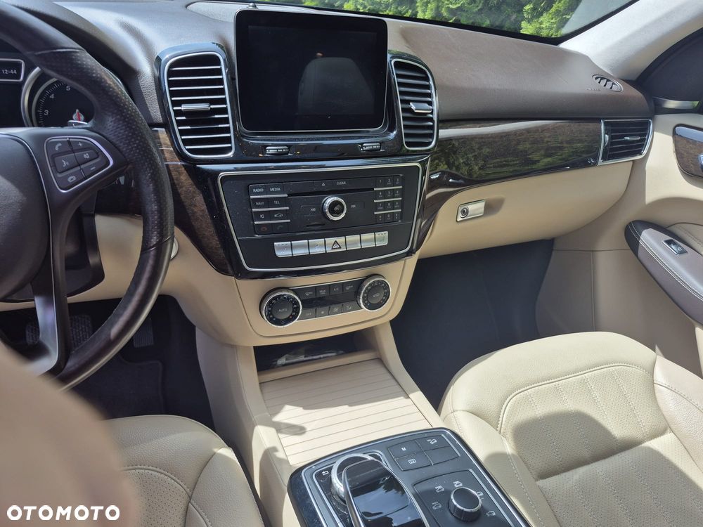 Mercedes-Benz GLE - 30
