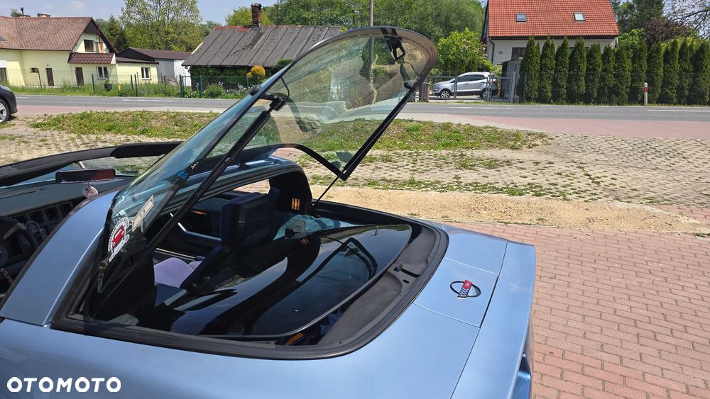 Chevrolet Corvette - 18