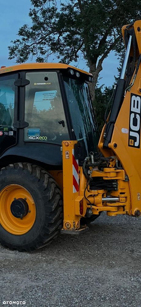 JCB 4CX - 7