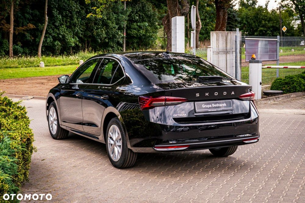 Skoda Octavia 2.0 TDI Edition 130 Selection DSG - 12