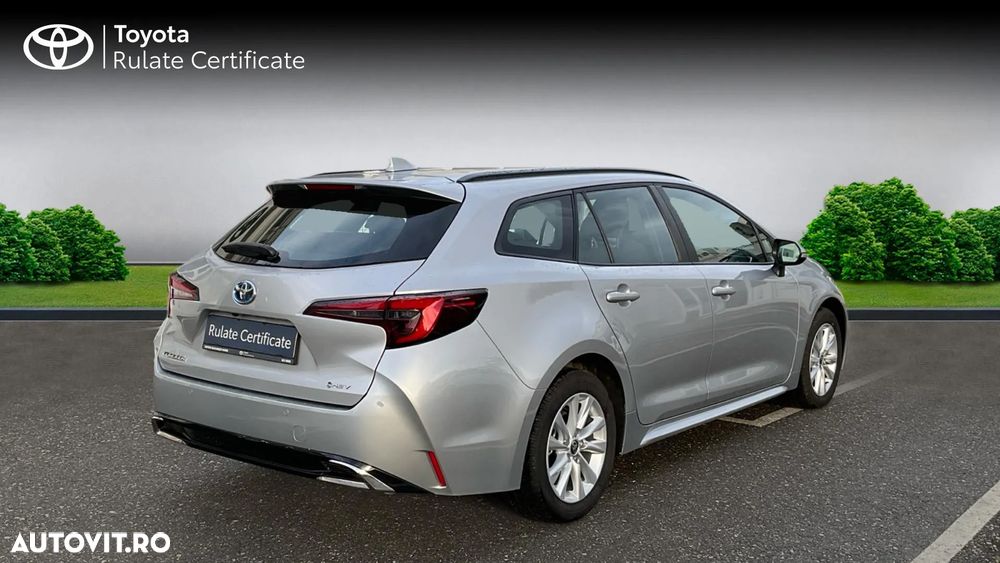 Toyota Corolla 1.8 HSD Business - 18