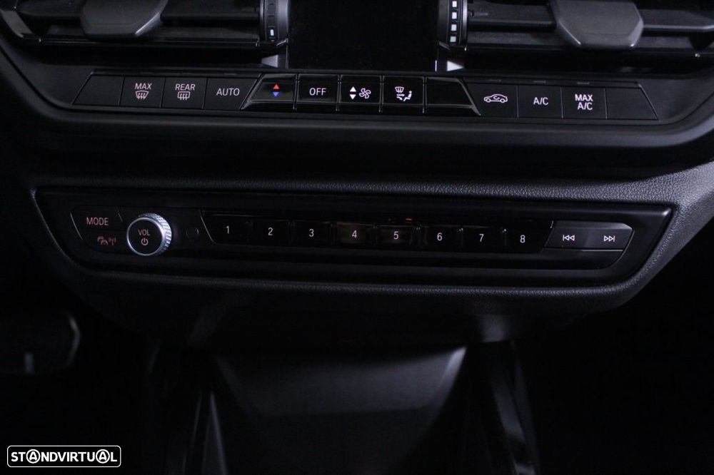 BMW 116 d Pack Desportivo M Auto - 29