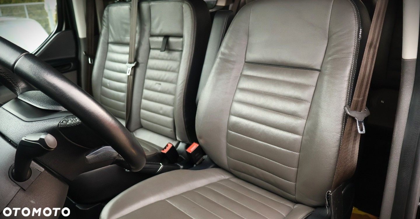 Ford Tourneo Custom - 13