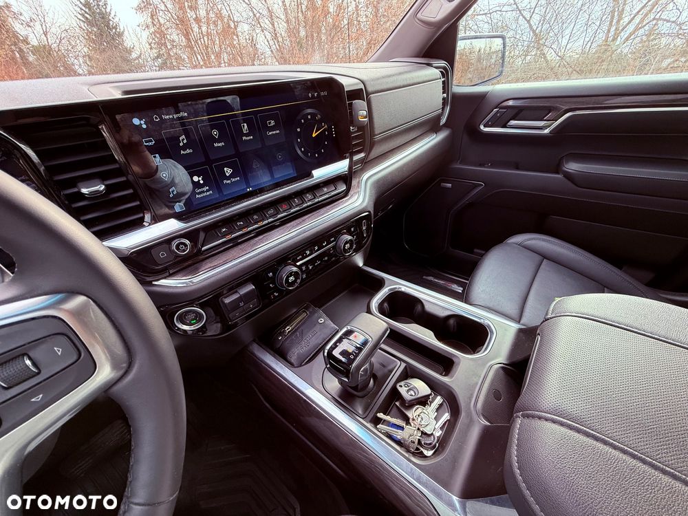 Chevrolet Silverado - 24