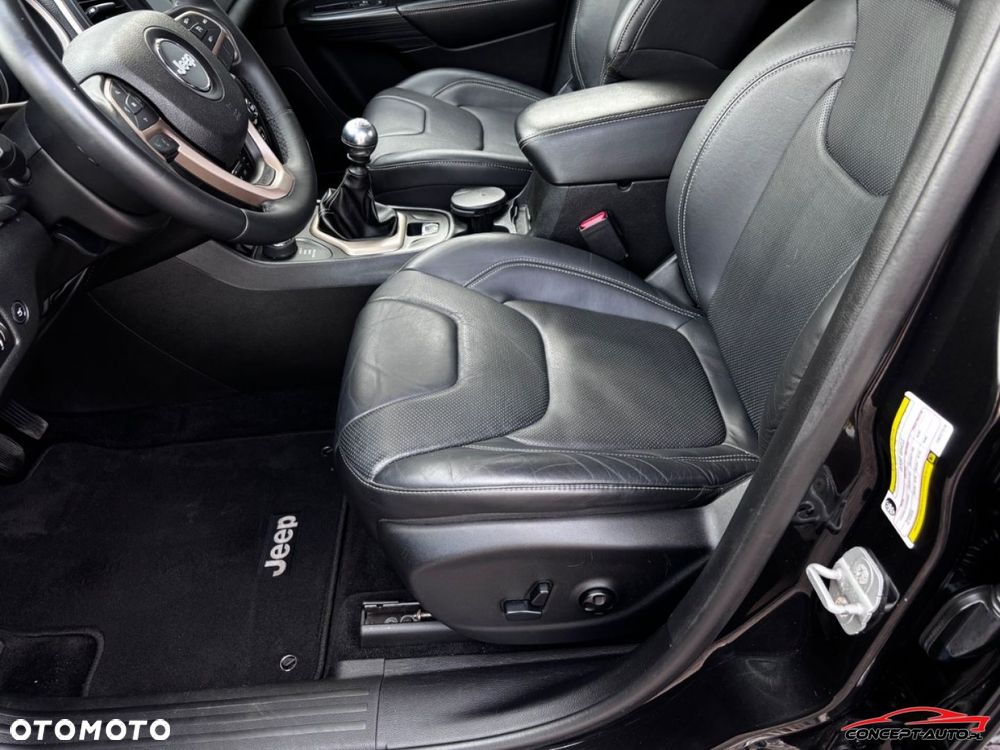 Jeep Cherokee - 16