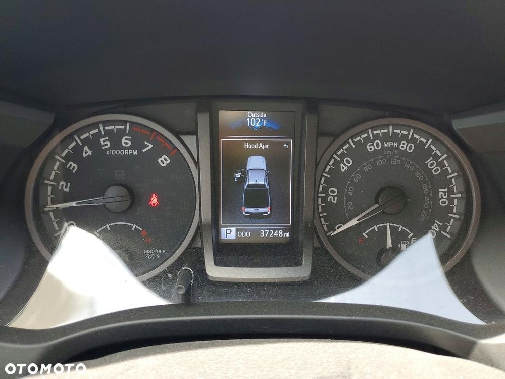 Toyota Tacoma - 11