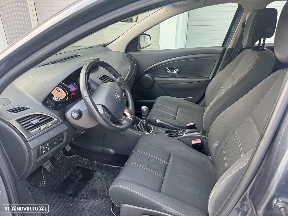 Renault Mégane 1.5 dCi Comfort SS - 6