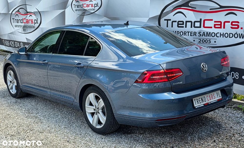 Volkswagen Passat 2.0 TDI (BlueMotion Technology) Highline - 13