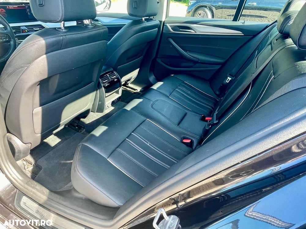 BMW Seria 5 518d Aut. Luxury Line - 11