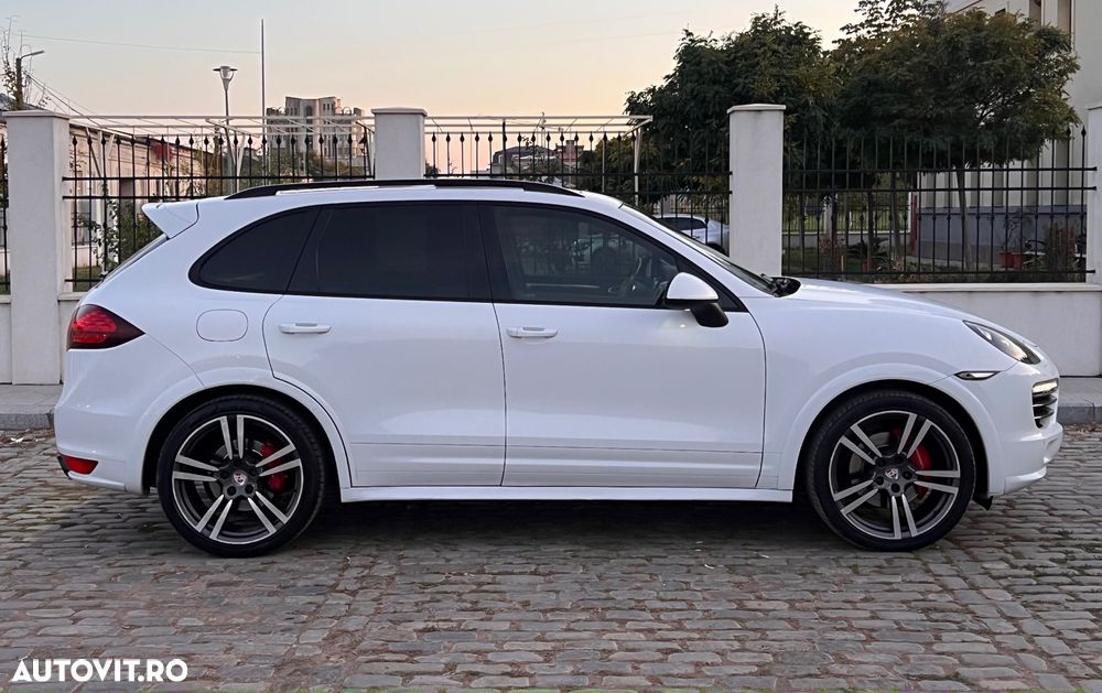 Porsche Cayenne - 8