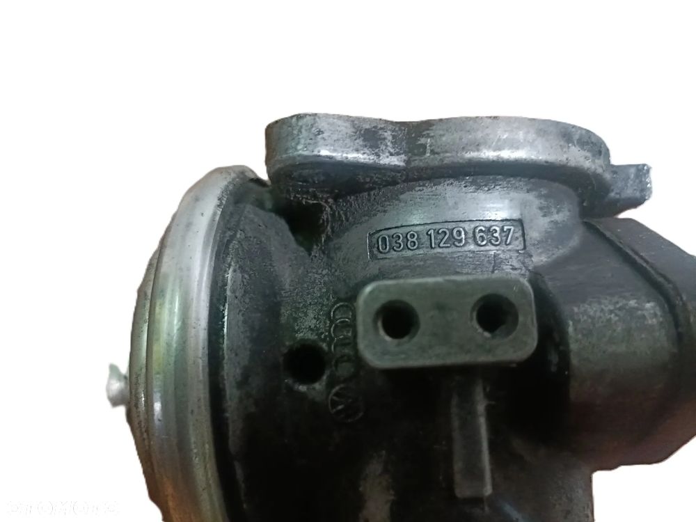 VOLKSWAGEN GOLF 4 IV 97-06 r. 1,9 TDI ZAWÓR EGR 038129637 + - 4