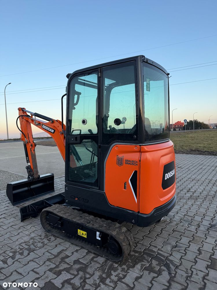 Doosan Dx19 - 10