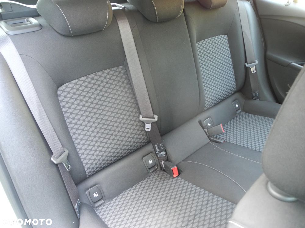 Opel Astra - 16