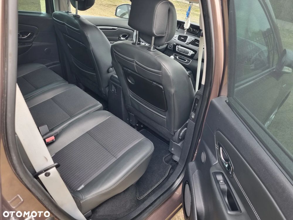 Renault Grand Scenic ENERGY TCe 115 S&S Bose Edition - 11