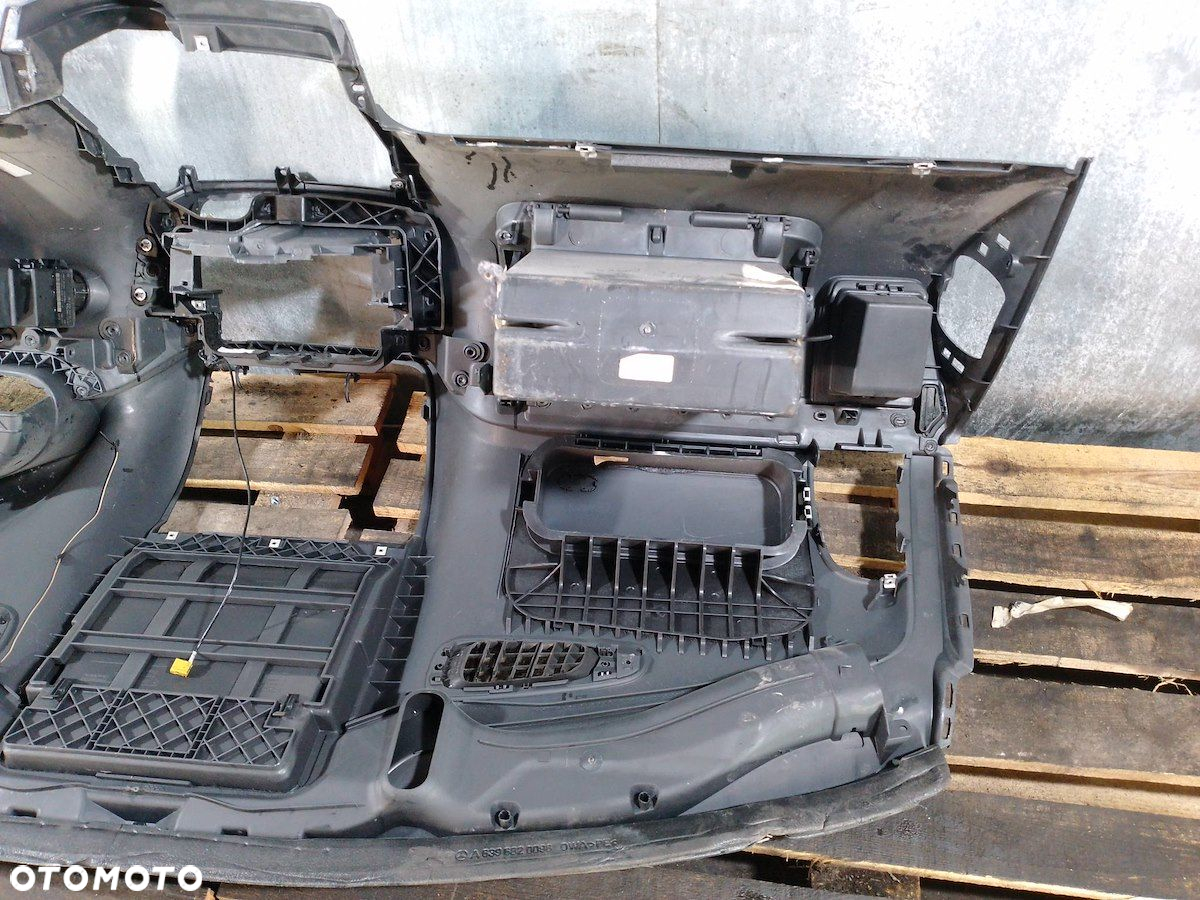 DESKA ROZDZIELCZA  MERCEDES-BENZ VITO 639     A6396820098   A6396804787 - 3