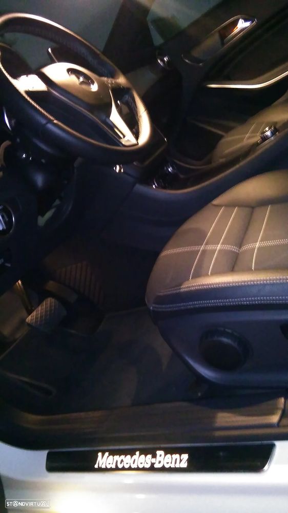 Mercedes-Benz CLA 220 CDI 7G-DCT Urban - 15