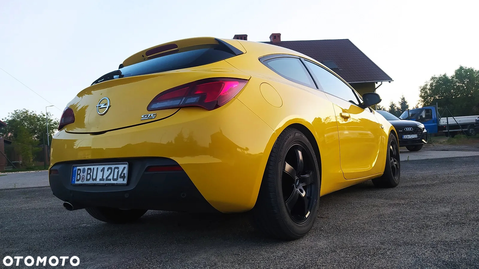 Opel Astra GTC 1.6 Turbo Edition - 9